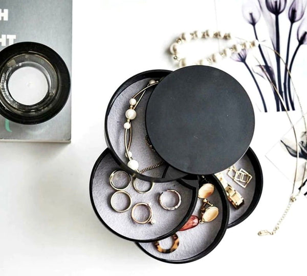 PAPUOŠALŲ DĖŽUTĖ E47