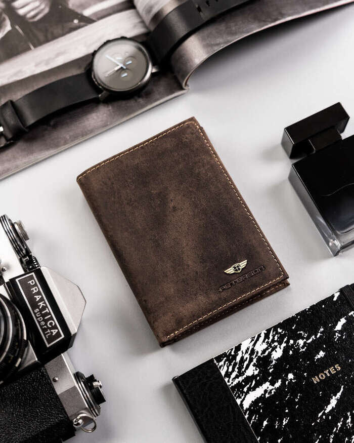 Piniginė vyrams Peterson HU1 ruda S543