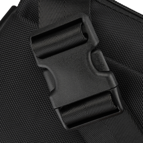 Vyriška maža juoda „Peterson“ lengva miesto rankinė per petį (crossbody), užsegama užtrauktuku, iš tekstilės D89