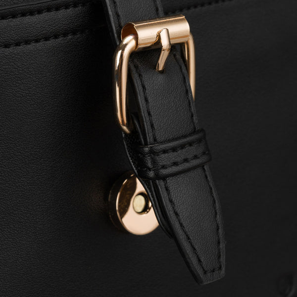 Maža moteriška „Peterson“ crossbody rankinė per petį, juoda, iš ekologiškos odos D47