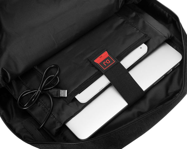 Didelė „David Jones“ kuprinė su nešiojamojo kompiuterio skyriumi ir USB jungtimi, juoda, tekstilinė RT64
