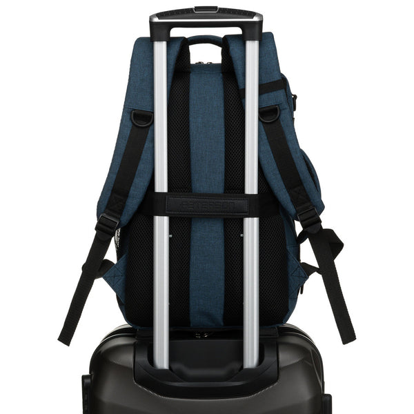 Tamsiai mėlyna poliesterinė kelioninė kuprinė „Peterson“ su prisegamu dirželiu K54