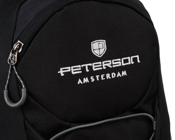 Lengva tekstilinė turistinė kuprinė „Peterson“ su krūtinės dirželiu, juoda K11