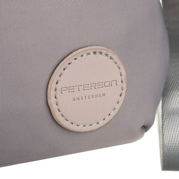 Moteriška „Peterson“ nailoninė rankinė per petį, pilka, su užtrauktuku P13