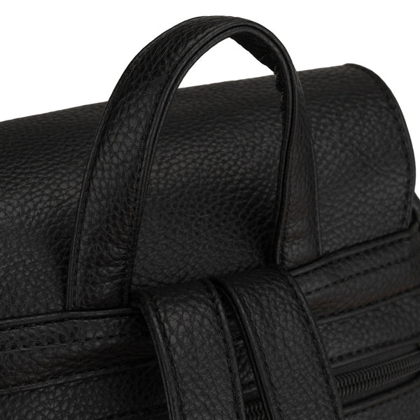 Peterson moteriška miesto kuprinė su atvartu, juoda, iš ekologiškos odos D94