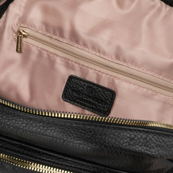 Peterson moteriška miesto kuprinė su atvartu, juoda, iš ekologiškos odos D94