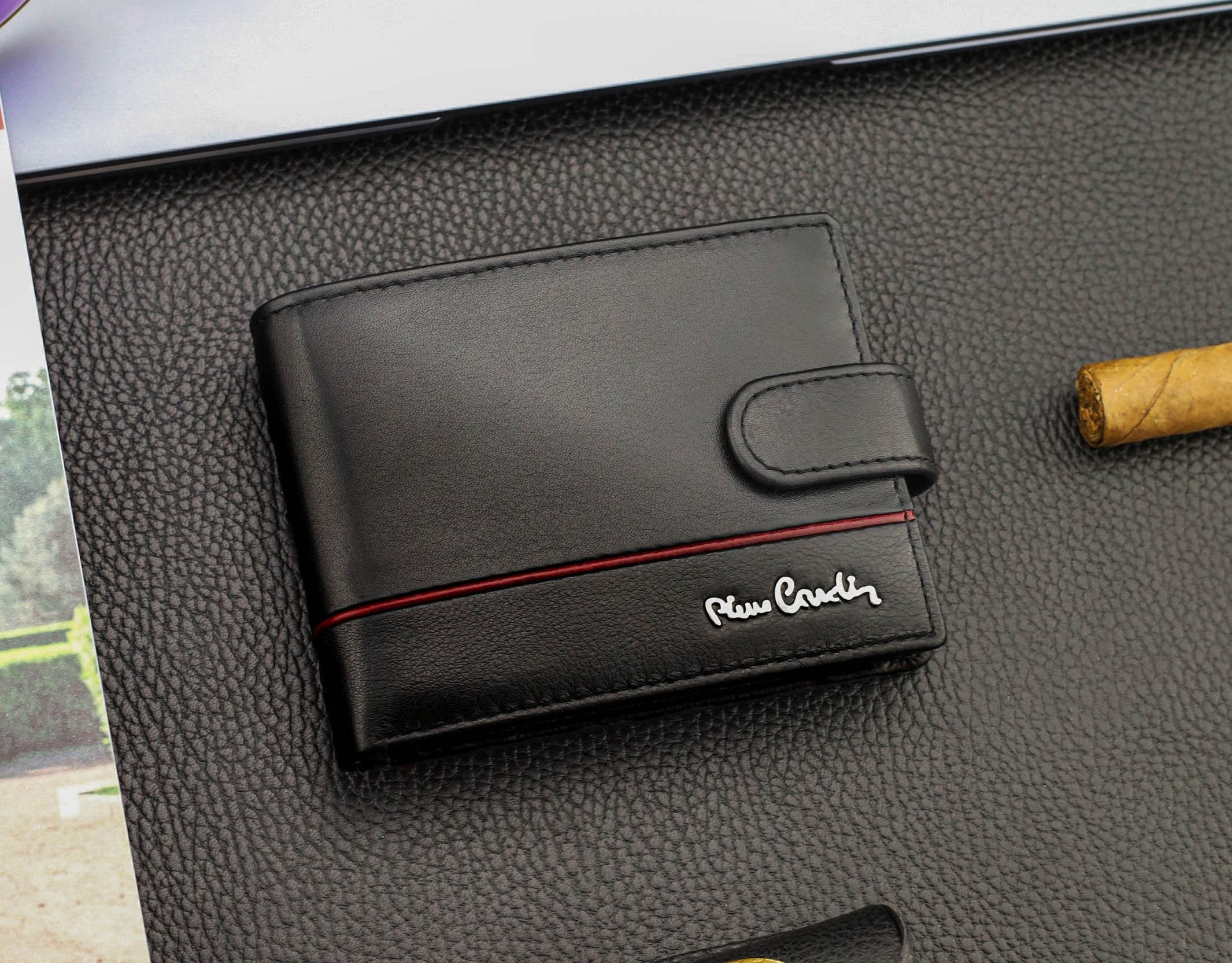 Vyriška piniginė Pierre Cardin, odinė, su RFID apsauga A6088506