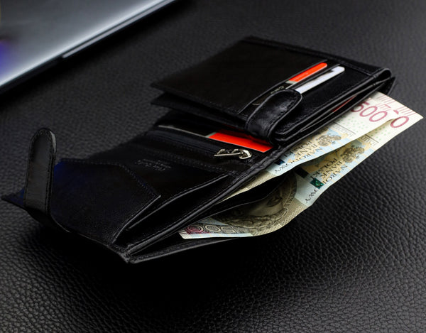 Vyriška odinė piniginė Pierre Cardin, juoda, RFID apsauga A623406