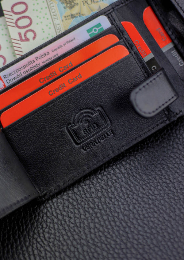 Vyriška odinė piniginė Pierre Cardin, juoda, RFID apsauga 323706