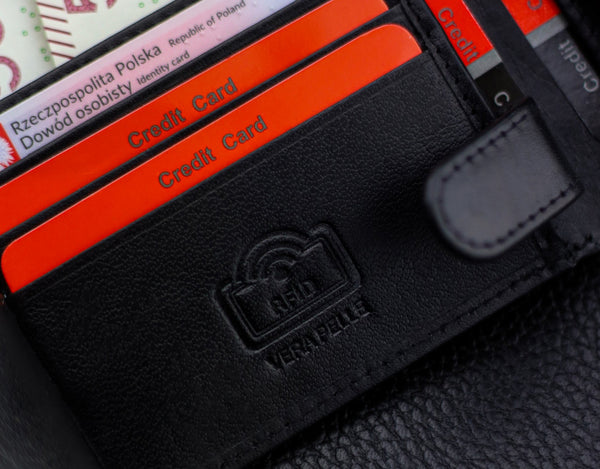 Vyriška odinė piniginė Pierre Cardin, su RFID apsauga A323506
