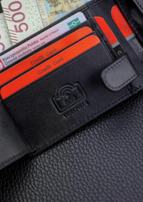 Vyriška odinė piniginė Pierre Cardin, juoda, RFID apsauga A323706