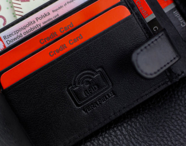 Vyriška odinė piniginė Pierre Cardin su RFID apsauga 323206