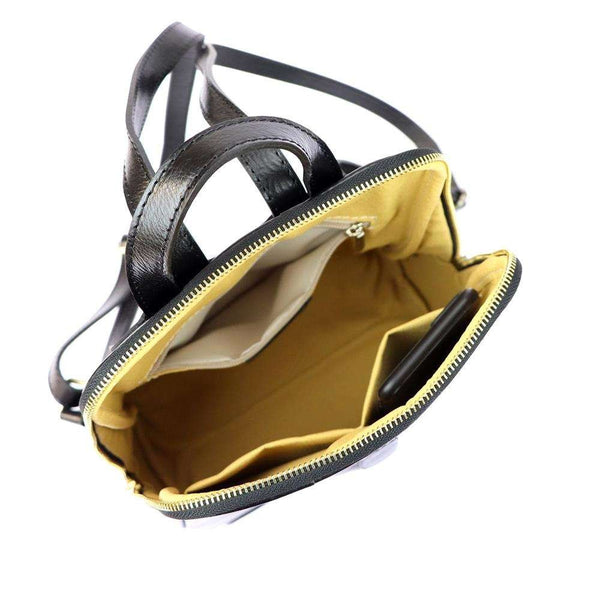 Moteriška odinė kuprinė Florence 2001, juoda, su auksinės spalvos detalėmis