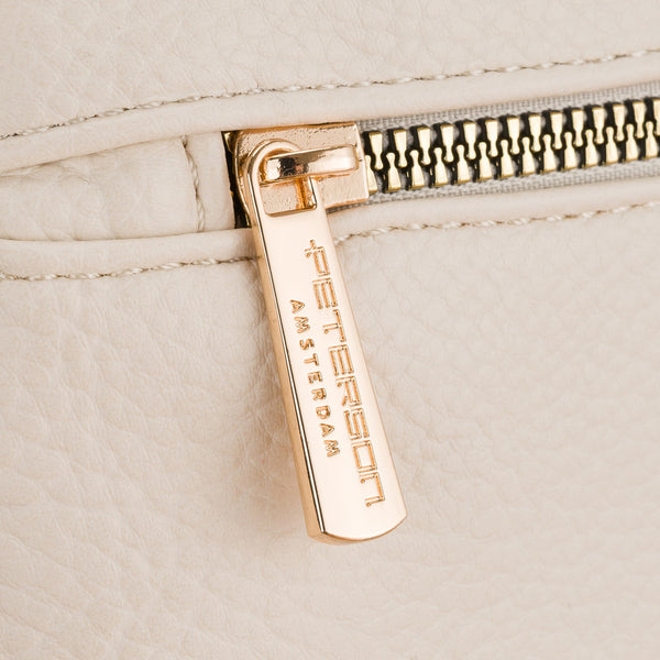 Peterson moteriška 2in1 miesto kuprinė–rankinė iš ekologiškos odos, smėlio spalvos, su užtrauktuku D93