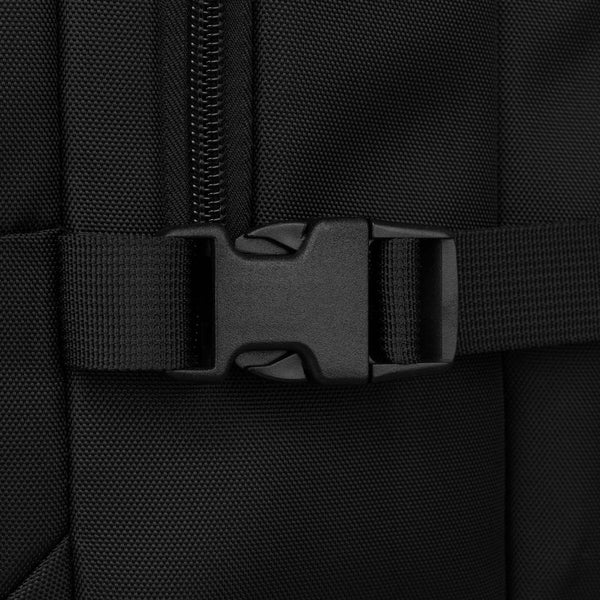 Juoda tekstilinė kelioninė kuprinė „Peterson“ su reguliuojamomis petnešomis K50