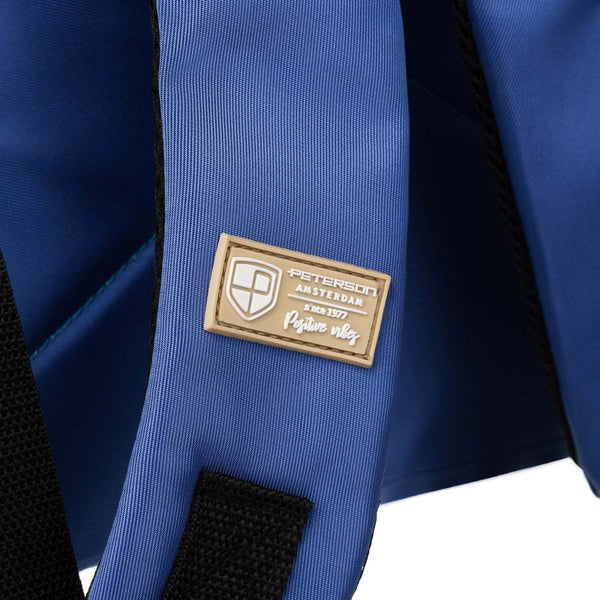 Mėlyna vandeniui atspari poliesterinė kelioninė kuprinė „Peterson“ su reguliuojamomis petnešomis K48