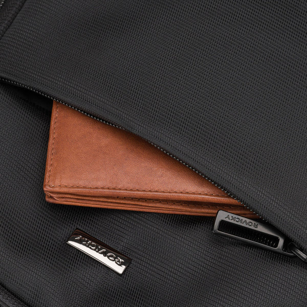 Talpi kelioninė kuprinė lėktuvui (38×27×16 cm) „Rovicky“, poliesterinė, juoda