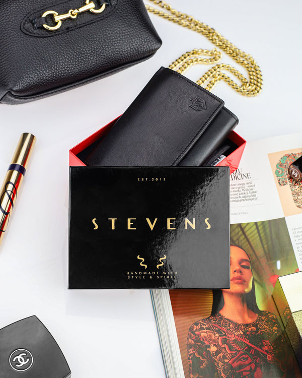 Moteriška odinė piniginė Stevens P40, juoda
