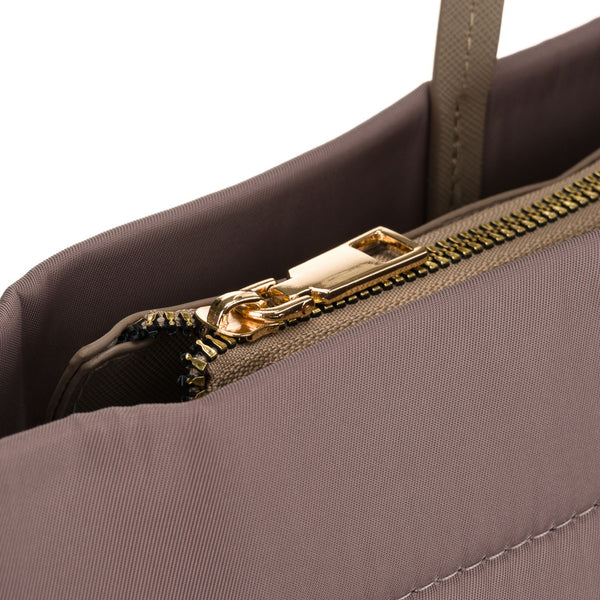 Moteriška „Peterson“ nailoninė shopper rankinė, smėlio spalvos, su magnetiniu užsegimu P22