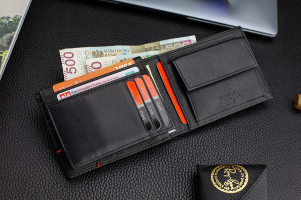 Dovanų rinkinys vyrams: odinė piniginė Pierre Cardin RFID, odinis diržas 75T8806BB