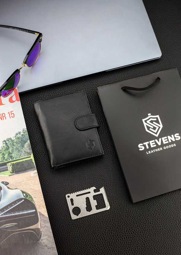 Dovanų komplektas vyrui – STEVENS odinė piniginė su RFID apsauga, išgyvenimo kortelė ir dovanų maišelis 326A