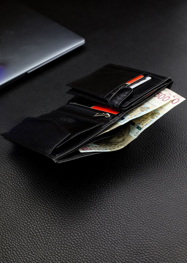 Dovanų rinkinys vyrams: odinė piniginė Pierre Cardin RFID ir diržas Stevens 623206