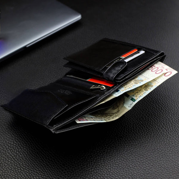 Dovanų rinkinys vyrams: odinė piniginė Pierre Cardin RFID ir diržas Stevens 623206