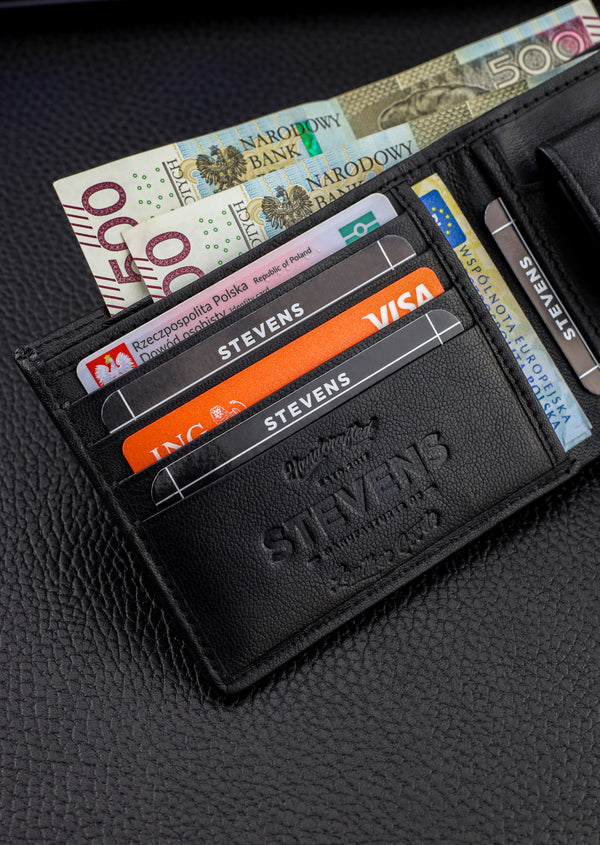 Dovanų komplektas vyrui – STEVENS odinė piniginė su RFID apsauga, išgyvenimo kortelė ir dovanų maišelis 8824