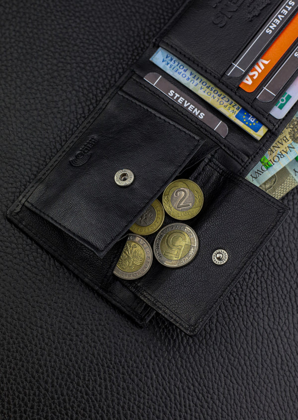 Dovanų komplektas vyrui – STEVENS odinė piniginė su RFID apsauga, išgyvenimo kortelė ir dovanų maišelis 8824