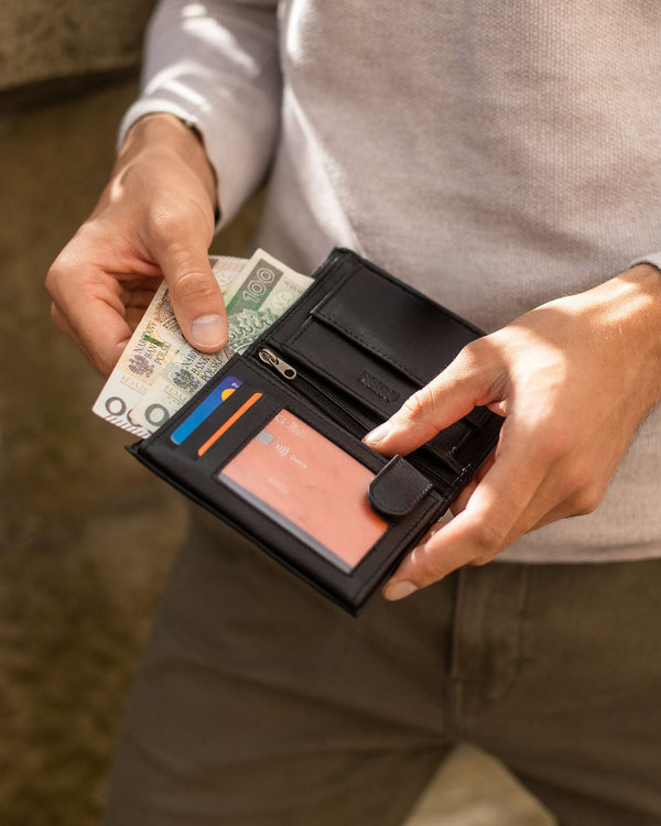 Dovanų rinkinys: piniginė ir diržas Stevens, dėžutėje 326