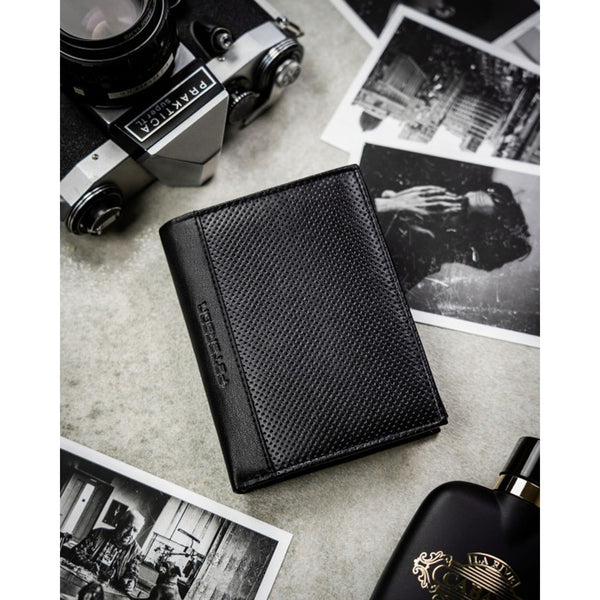 Peterson dovanų rinkinys: juoda vertikali vyriška piniginė be užsegimo ir natūralios odos diržas su automatine sagtimi PT20