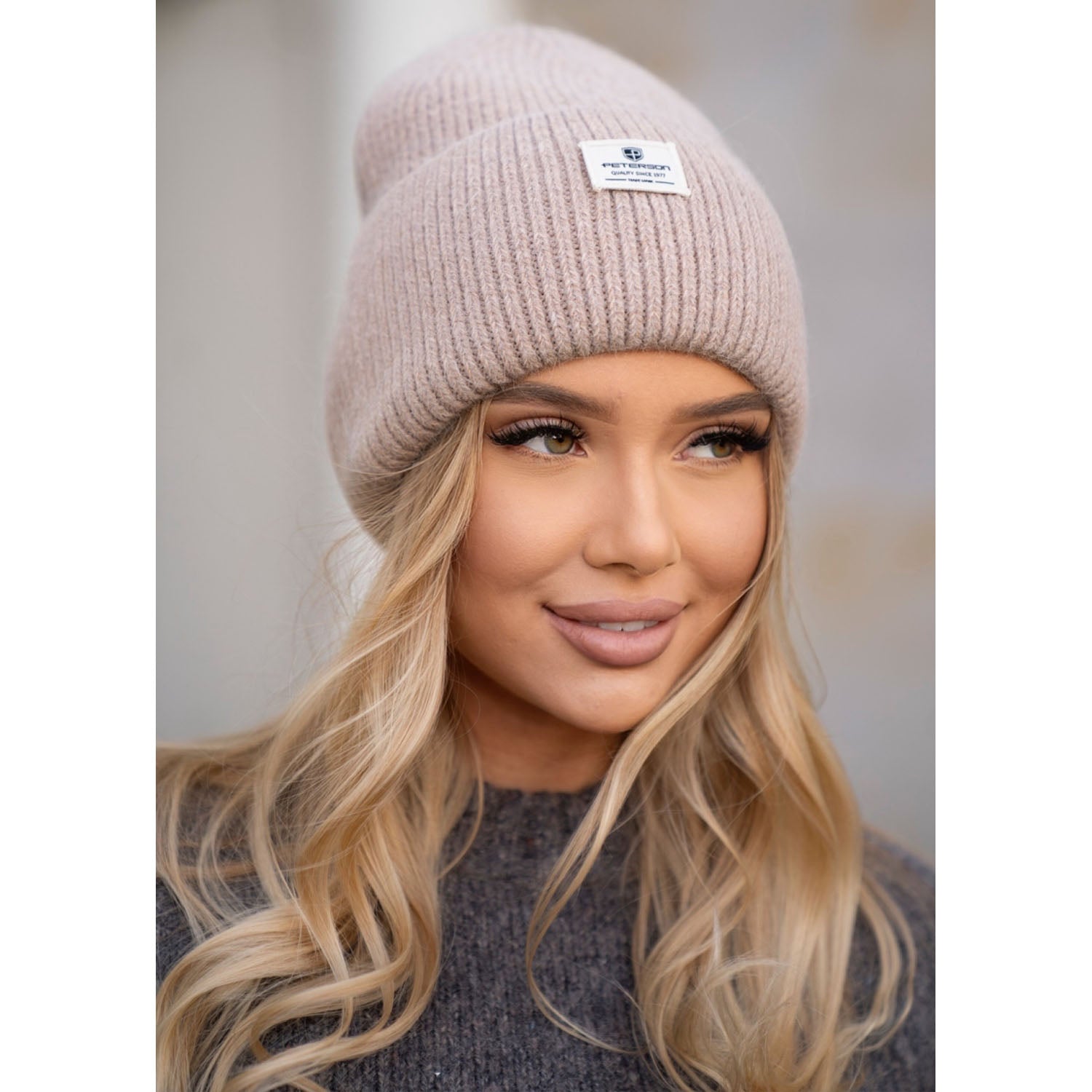 Kepurė moterims Peterson, smėlio S27
