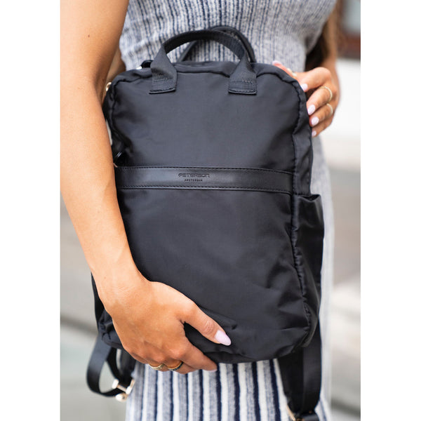 Kuprinė moterims Peterson, juoda K29