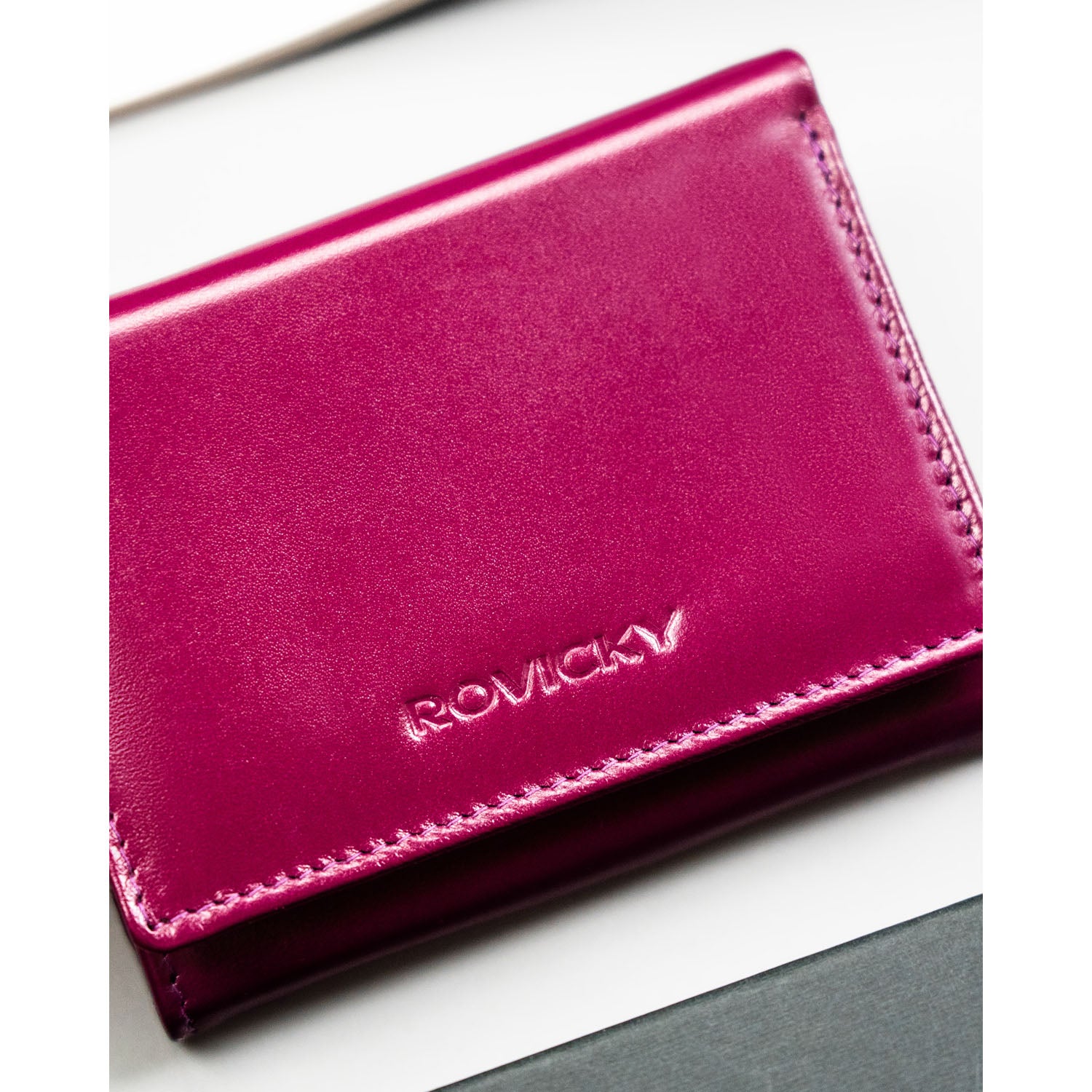 Moteriška violetinė odinė piniginė RFID Rovicky K38