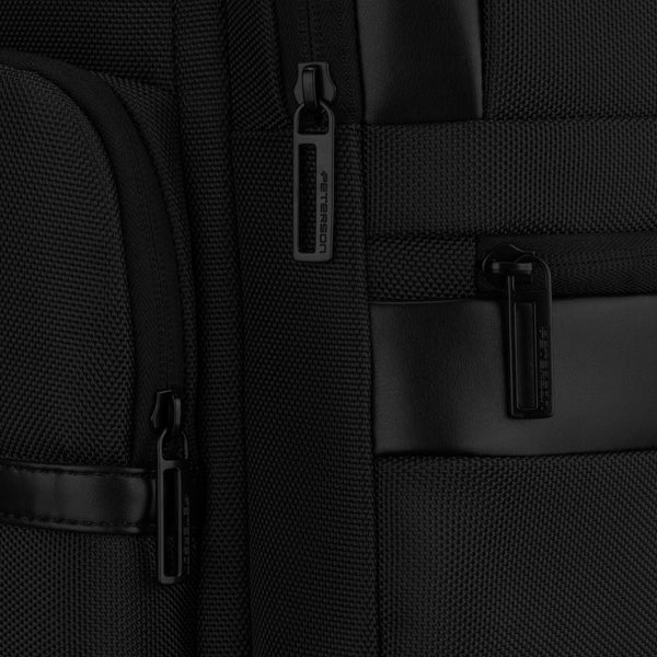 Kuprinė unisex Peterson, juoda K17