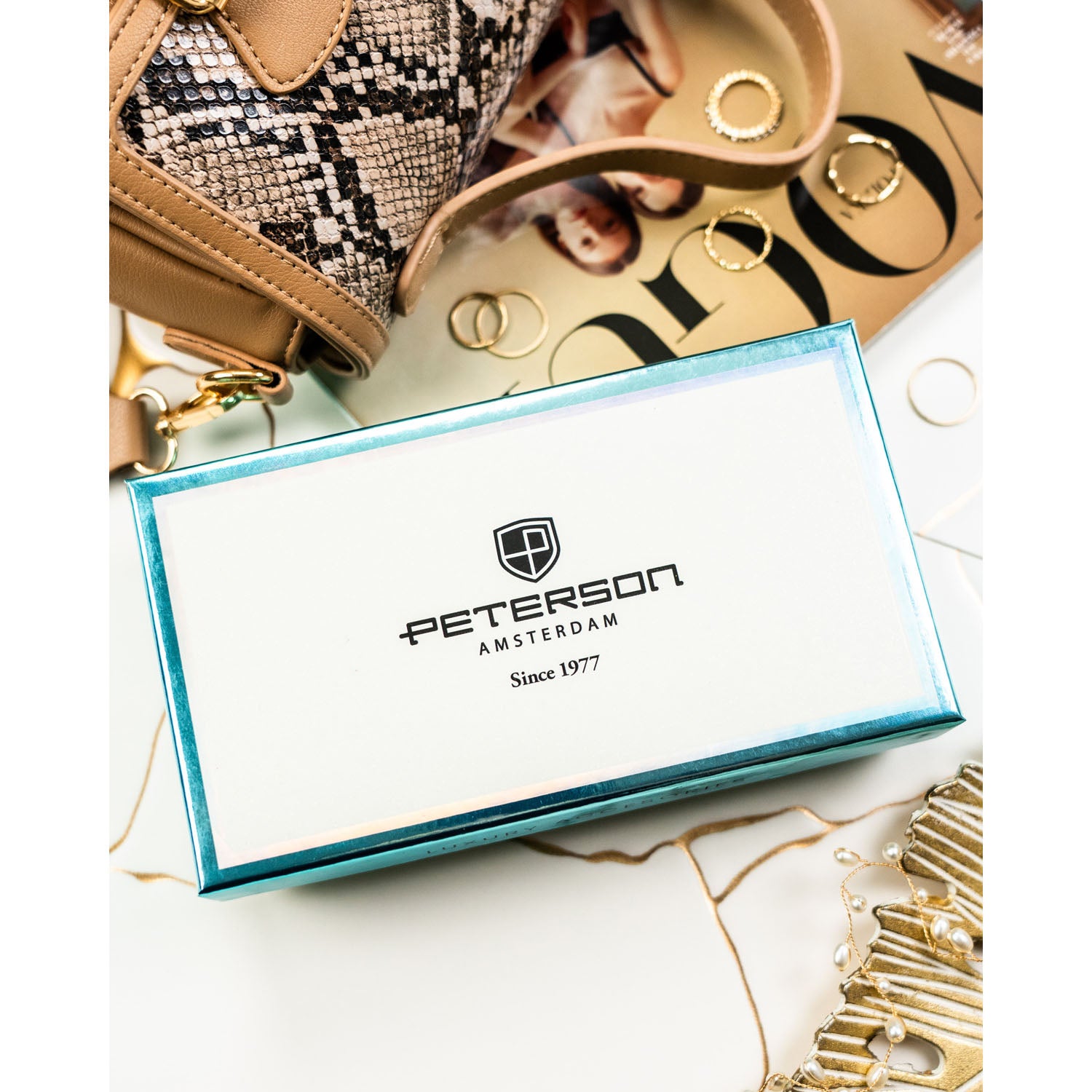 Vidutinė piniginė moterims Peterson, gėlėta PT76