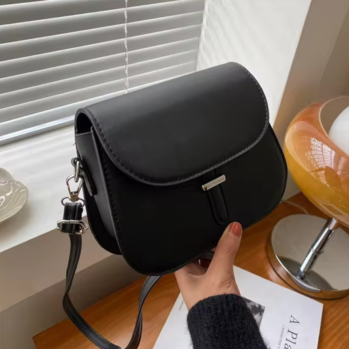 Rankinė moterims D17, juoda R297