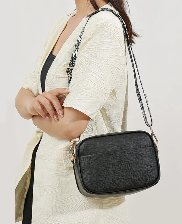 Rankinė moterims T4, juoda R60