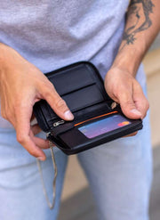 Vyriška odinė piniginė su užtrauktuku ir grandinėle Stevens S160