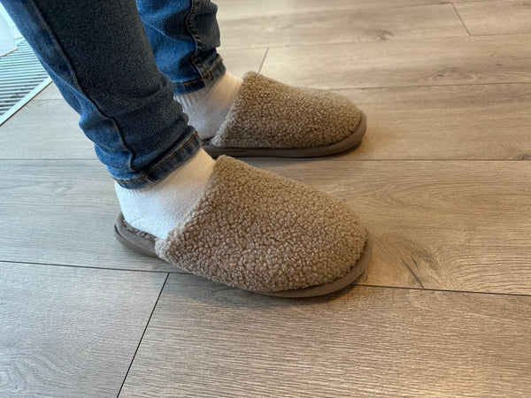 Vyriškos šiltos šlepetės su minkštu pamušalu, smėlio spalvos